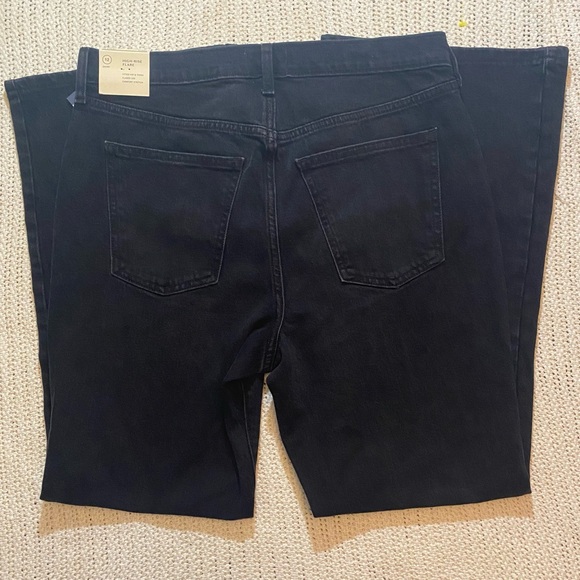 Women's High-Rise Flare Jeans - Universal Thread Black Wash 12 Short - Picture 6 of 8